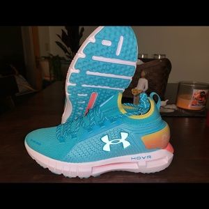 NEW Under Armour Hovrs